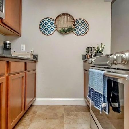 Boho Lakefront Condo With Stunning Views! Hawes Eksteriør billede